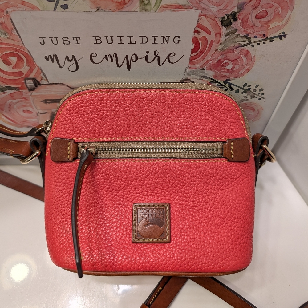 ❤️EUC Dooney & Bourke Pebble Leather Adjustable Zip Top Mini Crossbody, Hibiscus